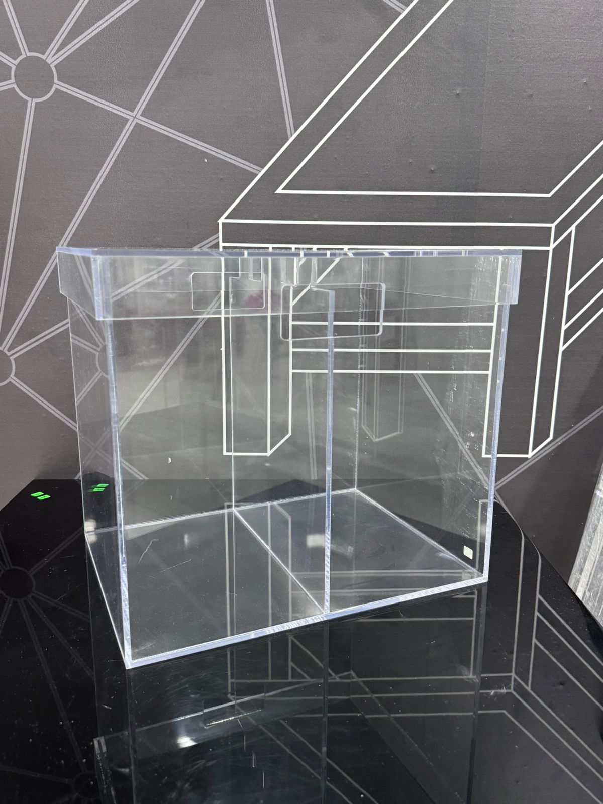 CAJA CON DOS DIVISIONES